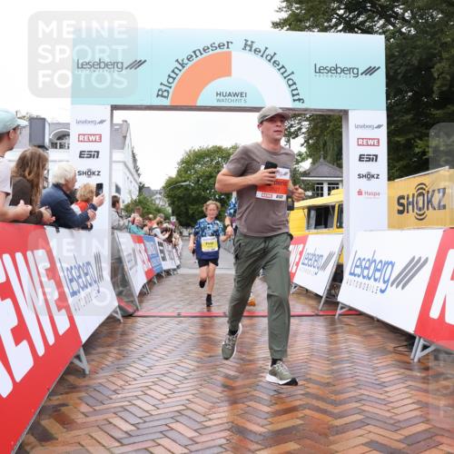30.08.2026 - Blankeneser Heldenlauf Lena Gebhardt http://msf.ph/oto/10019184 30.08.2026 09:37:13 Ziel 1014, 1018, 1525, 3527 meine-sportfotos.de