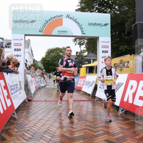 30.08.2026 - Blankeneser Heldenlauf Lena Gebhardt http://msf.ph/oto/10019210 30.08.2026 09:37:22 Ziel 1330, 1393, 1525, 1696, 3506, 3629 meine-sportfotos.de
