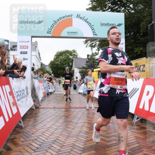 30.08.2026 - Blankeneser Heldenlauf Lena Gebhardt http://msf.ph/oto/10019215 30.08.2026 09:37:23 Ziel 1330, 1393, 1696, 3506, 3629 meine-sportfotos.de