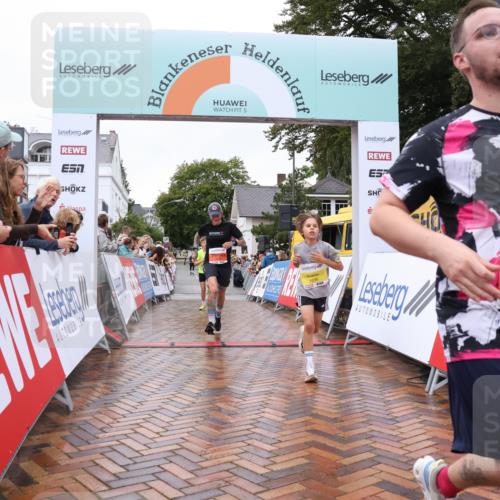 30.08.2026 - Blankeneser Heldenlauf Lena Gebhardt http://msf.ph/oto/10019217 30.08.2026 09:37:23 Ziel 1330, 1393, 1696, 3506, 3629 meine-sportfotos.de
