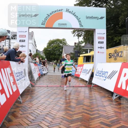 30.08.2026 - Blankeneser Heldenlauf Lena Gebhardt http://msf.ph/oto/10019266 30.08.2026 09:37:37 Ziel 1118, 1172, 1279, 1805 meine-sportfotos.de