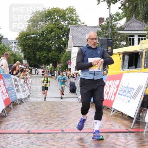 30.08.2026 - Blankeneser Heldenlauf Lena Gebhardt http://msf.ph/oto/10019276 30.08.2026 09:37:39 Ziel 1057, 1118, 1172, 1805, 3665 meine-sportfotos.de