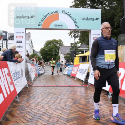 30.08.2026 - Blankeneser Heldenlauf Lena Gebhardt http://msf.ph/oto/10019285 30.08.2026 09:37:41 Ziel 1057, 1118, 1172, 1805, 3665 meine-sportfotos.de