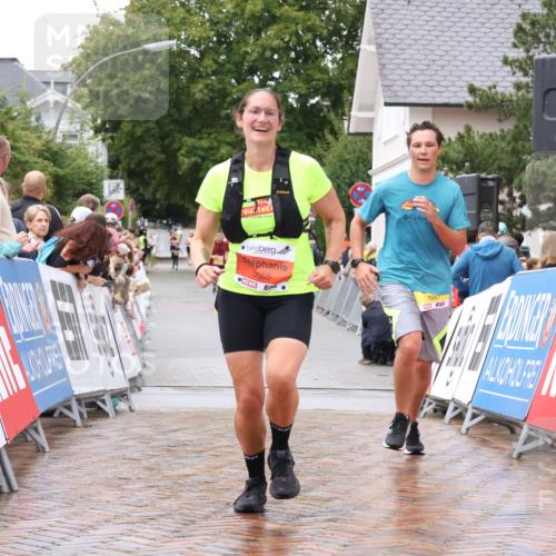 30.08.2026 - Blankeneser Heldenlauf Lena Gebhardt http://msf.ph/oto/10019288 30.08.2026 09:37:43 Ziel 1057, 1118, 1805, 3665 meine-sportfotos.de