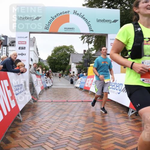 30.08.2026 - Blankeneser Heldenlauf Lena Gebhardt http://msf.ph/oto/10019298 30.08.2026 09:37:45 Ziel 1057, 1805, 3665 meine-sportfotos.de