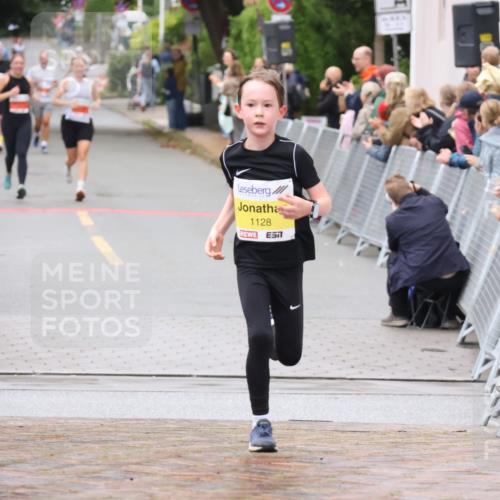 30.08.2026 - Blankeneser Heldenlauf Lena Gebhardt http://msf.ph/oto/10019318 30.08.2026 09:38:00 Ziel 1035, 1128 meine-sportfotos.de