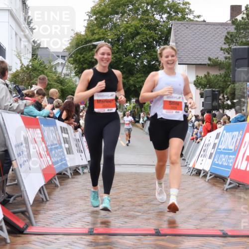 30.08.2026 - Blankeneser Heldenlauf Lena Gebhardt http://msf.ph/oto/10019339 30.08.2026 09:38:13 Ziel 3537, 3538 meine-sportfotos.de