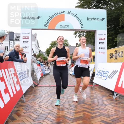 30.08.2026 - Blankeneser Heldenlauf Lena Gebhardt http://msf.ph/oto/10019345 30.08.2026 09:38:14 Ziel 3537, 3538 meine-sportfotos.de