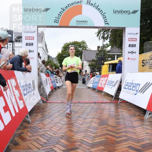 30.08.2026 - Blankeneser Heldenlauf Lena Gebhardt http://msf.ph/oto/10019369 30.08.2026 09:38:30 Ziel 1402, 3561, 3604 meine-sportfotos.de