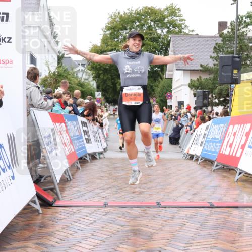 30.08.2026 - Blankeneser Heldenlauf Lena Gebhardt http://msf.ph/oto/10019377 30.08.2026 09:38:37 Ziel 1402, 1456, 3697 meine-sportfotos.de