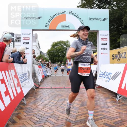 30.08.2026 - Blankeneser Heldenlauf Lena Gebhardt http://msf.ph/oto/10019385 30.08.2026 09:38:39 Ziel 1456, 1574, 3697 meine-sportfotos.de