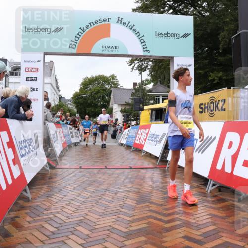 30.08.2026 - Blankeneser Heldenlauf Lena Gebhardt http://msf.ph/oto/10019395 30.08.2026 09:38:41 Ziel 1456, 1574, 3634, 3697 meine-sportfotos.de