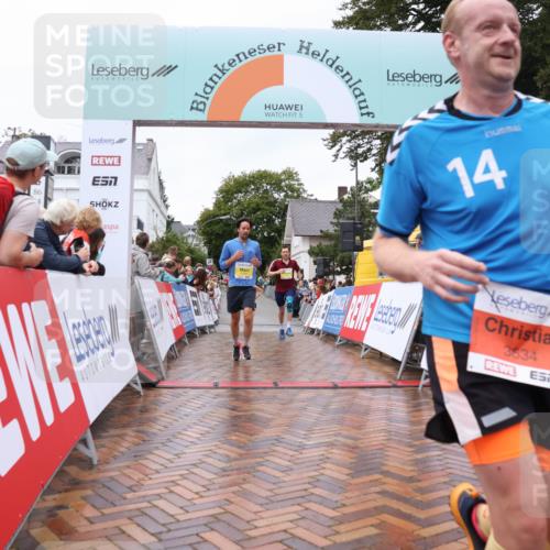 30.08.2026 - Blankeneser Heldenlauf Lena Gebhardt http://msf.ph/oto/10019411 30.08.2026 09:38:46 Ziel 1147, 1173, 1456, 1534, 1536, 1574, 3634 meine-sportfotos.de
