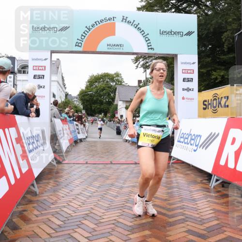 30.08.2026 - Blankeneser Heldenlauf Lena Gebhardt http://msf.ph/oto/10019427 30.08.2026 09:38:51 Ziel 1147, 1173, 1534, 1536, 1574, 3634 meine-sportfotos.de