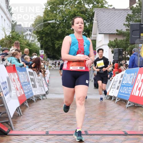 30.08.2026 - Blankeneser Heldenlauf Lena Gebhardt http://msf.ph/oto/10019500 30.08.2026 09:39:25 Ziel 1336, 1745, 1781, 1804, 3507, 3523, 3709 meine-sportfotos.de