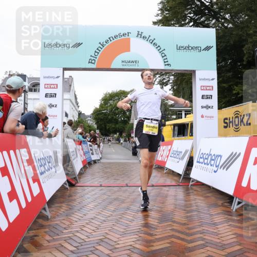 30.08.2026 - Blankeneser Heldenlauf Lena Gebhardt http://msf.ph/oto/10019536 30.08.2026 09:39:33 Ziel 1162, 1745, 1781, 3507, 3709 meine-sportfotos.de