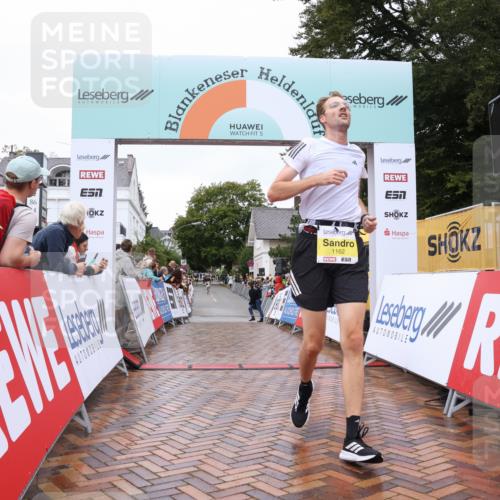 30.08.2026 - Blankeneser Heldenlauf Lena Gebhardt http://msf.ph/oto/10019538 30.08.2026 09:39:34 Ziel 1162, 1745, 1781, 3507, 3709 meine-sportfotos.de