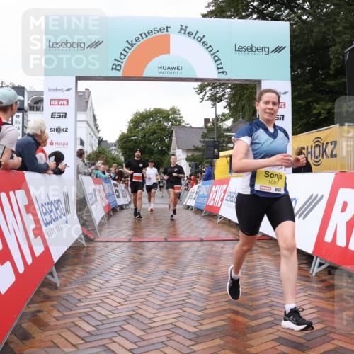 30.08.2026 - Blankeneser Heldenlauf Lena Gebhardt http://msf.ph/oto/10019576 30.08.2026 09:39:58 Ziel 1097, 1206, 3588, 3635 meine-sportfotos.de