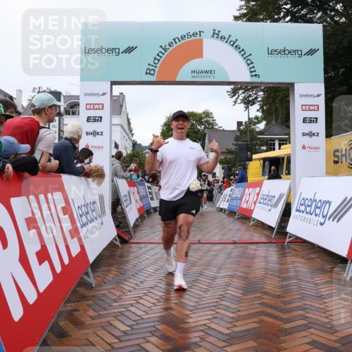 30.08.2026 - Blankeneser Heldenlauf Lena Gebhardt http://msf.ph/oto/10019590 30.08.2026 09:40:02 Ziel 1097, 1206, 1588, 1589, 1672, 3588, 3635 meine-sportfotos.de