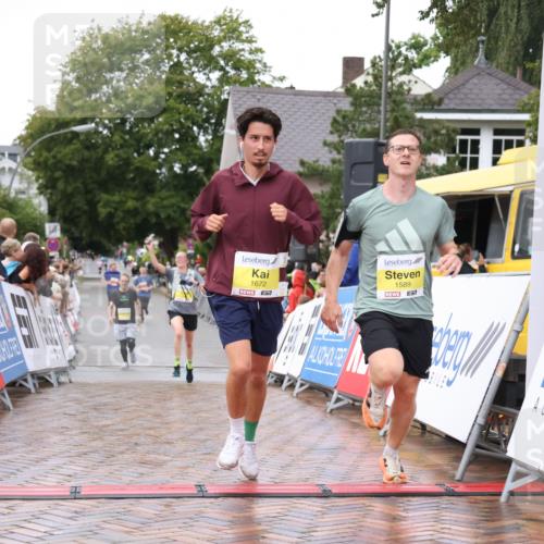 30.08.2026 - Blankeneser Heldenlauf Lena Gebhardt http://msf.ph/oto/10019610 30.08.2026 09:40:06 Ziel 1044, 1206, 1588, 1589, 1672, 3588, 3635 meine-sportfotos.de