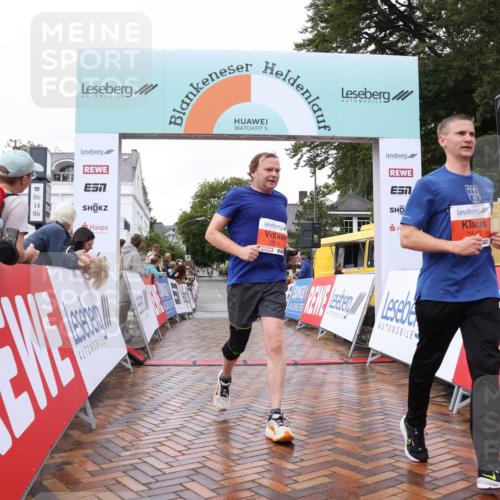30.08.2026 - Blankeneser Heldenlauf Lena Gebhardt http://msf.ph/oto/10019646 30.08.2026 09:40:19 Ziel 1457, 1512, 3512, 3531 meine-sportfotos.de