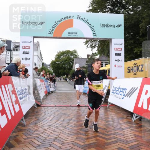 30.08.2026 - Blankeneser Heldenlauf Lena Gebhardt http://msf.ph/oto/10019659 30.08.2026 09:40:24 Ziel 1064, 1512, 3512, 3531 meine-sportfotos.de