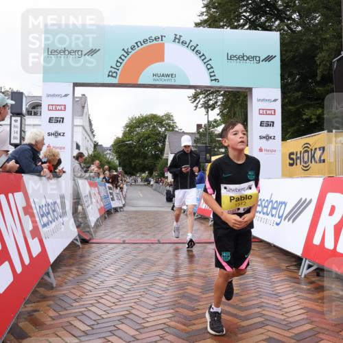 30.08.2026 - Blankeneser Heldenlauf Lena Gebhardt http://msf.ph/oto/10019661 30.08.2026 09:40:25 Ziel 1064, 1512, 3512, 3531 meine-sportfotos.de
