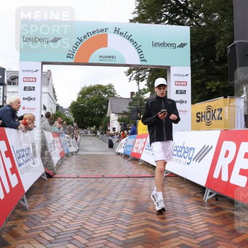 30.08.2026 - Blankeneser Heldenlauf Lena Gebhardt http://msf.ph/oto/10019664 30.08.2026 09:40:26 Ziel 1064, 1512 meine-sportfotos.de