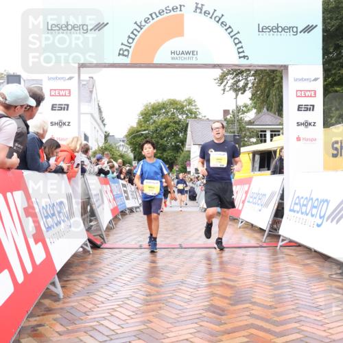 30.08.2026 - Blankeneser Heldenlauf Lena Gebhardt http://msf.ph/oto/10019752 30.08.2026 09:41:16 Ziel 1618, 1705, 1707, 1784, 3715 meine-sportfotos.de