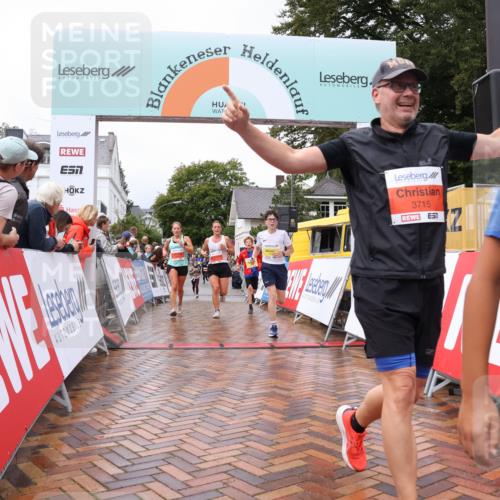 30.08.2026 - Blankeneser Heldenlauf Lena Gebhardt http://msf.ph/oto/10019767 30.08.2026 09:41:21 Ziel 1629, 1666, 1702, 1705, 1707, 1784, 3552, 3615, 3677, 3715 meine-sportfotos.de