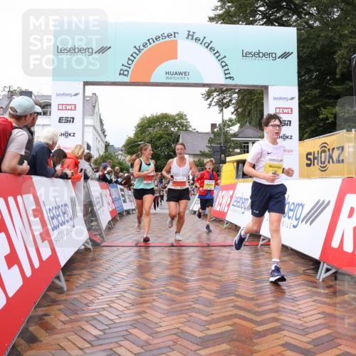 30.08.2026 - Blankeneser Heldenlauf Lena Gebhardt http://msf.ph/oto/10019772 30.08.2026 09:41:22 Ziel 1629, 1666, 1702, 1705, 1707, 1784, 3552, 3615, 3677, 3715 meine-sportfotos.de