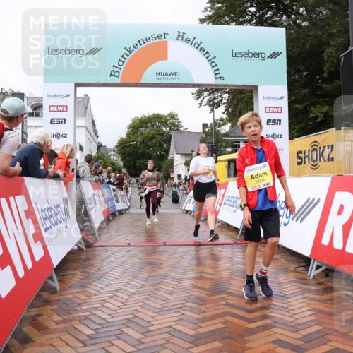 30.08.2026 - Blankeneser Heldenlauf Lena Gebhardt http://msf.ph/oto/10019784 30.08.2026 09:41:25 Ziel 1629, 1666, 1702, 1784, 3552, 3615, 3677, 3715, 3725 meine-sportfotos.de