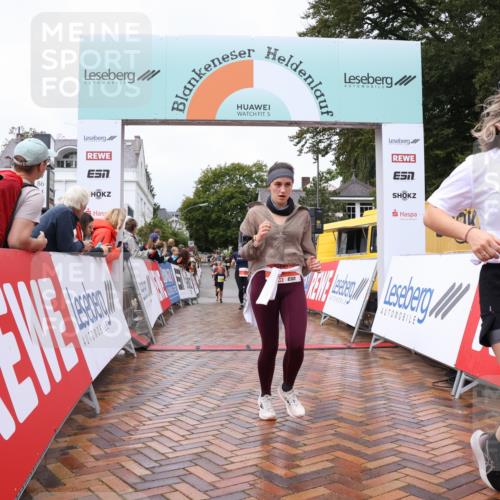 30.08.2026 - Blankeneser Heldenlauf Lena Gebhardt http://msf.ph/oto/10019793 30.08.2026 09:41:27 Ziel 1368, 1369, 1523, 1629, 1666, 1702, 1784, 3552, 3615, 3677, 3715, 3725 meine-sportfotos.de