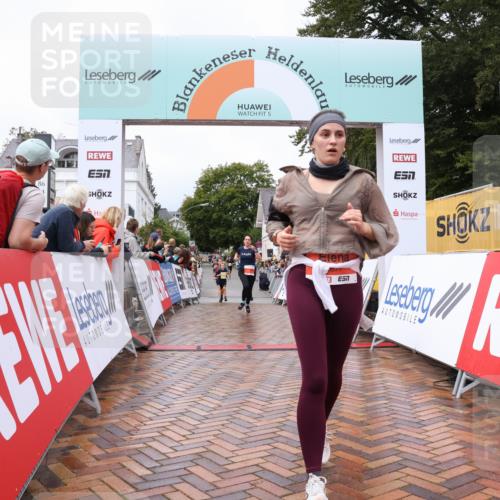 30.08.2026 - Blankeneser Heldenlauf Lena Gebhardt http://msf.ph/oto/10019795 30.08.2026 09:41:27 Ziel 1368, 1369, 1523, 1629, 1666, 1702, 1784, 3552, 3615, 3677, 3715, 3725 meine-sportfotos.de