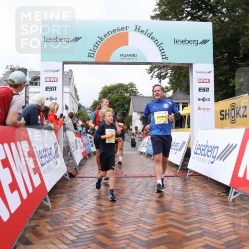 30.08.2026 - Blankeneser Heldenlauf Lena Gebhardt http://msf.ph/oto/10019810 30.08.2026 09:41:32 Ziel 1368, 1369, 1523, 1604, 1666, 3501, 3677, 3725 meine-sportfotos.de