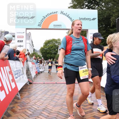 30.08.2026 - Blankeneser Heldenlauf Lena Gebhardt http://msf.ph/oto/10019822 30.08.2026 09:41:34 Ziel 1368, 1369, 1421, 1523, 1531, 1604, 3501, 3725 meine-sportfotos.de