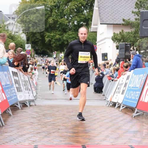 30.08.2026 - Blankeneser Heldenlauf Lena Gebhardt http://msf.ph/oto/10019853 30.08.2026 09:41:49 Ziel 1105, 1165 meine-sportfotos.de