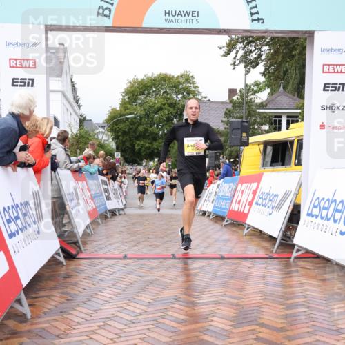 30.08.2026 - Blankeneser Heldenlauf Lena Gebhardt http://msf.ph/oto/10019855 30.08.2026 09:41:50 Ziel 1105, 1165, 3505 meine-sportfotos.de