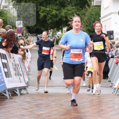 30.08.2026 - Blankeneser Heldenlauf Lena Gebhardt http://msf.ph/oto/10019861 30.08.2026 09:41:53 Ziel 1016, 1165, 1312, 1699, 3505, 3678, 3680 meine-sportfotos.de