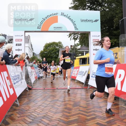30.08.2026 - Blankeneser Heldenlauf Lena Gebhardt http://msf.ph/oto/10019873 30.08.2026 09:41:55 Ziel 1002, 1003, 1016, 1036, 1165, 1312, 1564, 1567, 1699, 3505, 3678, 3680 meine-sportfotos.de