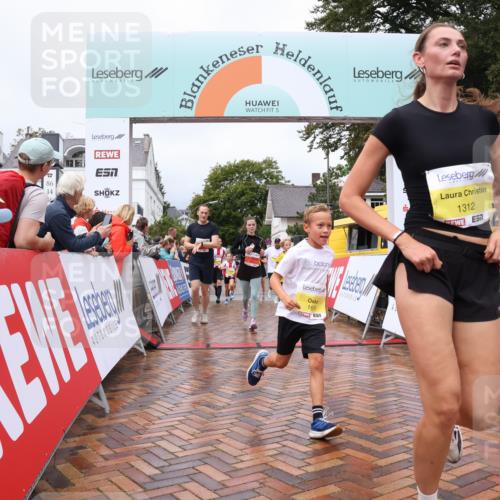 30.08.2026 - Blankeneser Heldenlauf Lena Gebhardt http://msf.ph/oto/10019880 30.08.2026 09:41:57 Ziel 1002, 1003, 1016, 1036, 1165, 1312, 1564, 1567, 1699, 1769, 3505, 3678, 3680 meine-sportfotos.de