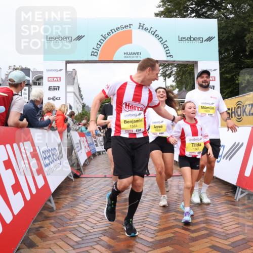 30.08.2026 - Blankeneser Heldenlauf Lena Gebhardt http://msf.ph/oto/10019897 30.08.2026 09:42:01 Ziel 1002, 1003, 1016, 1036, 1048, 1312, 1564, 1567, 1699, 1716, 1769, 3505, 3678, 3680, 3736 meine-sportfotos.de