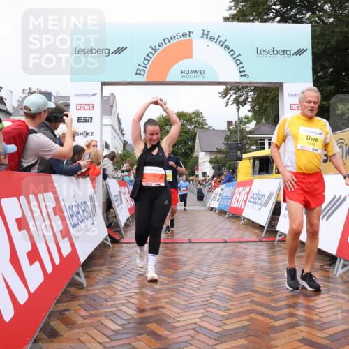 30.08.2026 - Blankeneser Heldenlauf Lena Gebhardt http://msf.ph/oto/10019908 30.08.2026 09:42:05 Ziel 1002, 1003, 1016, 1036, 1048, 1063, 1564, 1567, 1716, 1769, 3678, 3680, 3700, 3736 meine-sportfotos.de