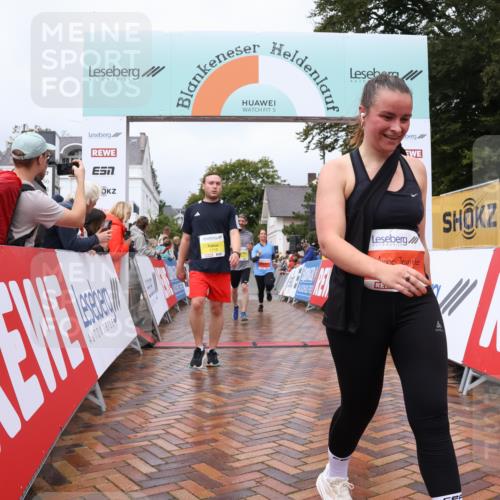 30.08.2026 - Blankeneser Heldenlauf Lena Gebhardt http://msf.ph/oto/10019916 30.08.2026 09:42:06 Ziel 1002, 1003, 1036, 1048, 1063, 1564, 1567, 1716, 1769, 3700, 3736 meine-sportfotos.de