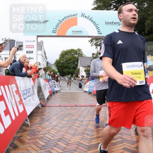30.08.2026 - Blankeneser Heldenlauf Lena Gebhardt http://msf.ph/oto/10019924 30.08.2026 09:42:09 Ziel 1048, 1063, 1716, 3700, 3736 meine-sportfotos.de