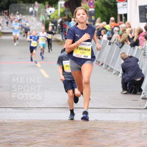 30.08.2026 - Blankeneser Heldenlauf Lena Gebhardt http://msf.ph/oto/10019931 30.08.2026 09:42:13 Ziel 1063, 1197, 1267, 3700 meine-sportfotos.de