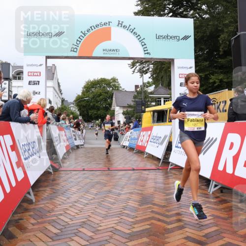 30.08.2026 - Blankeneser Heldenlauf Lena Gebhardt http://msf.ph/oto/10019943 30.08.2026 09:42:16 Ziel 1197, 1267, 1418 meine-sportfotos.de