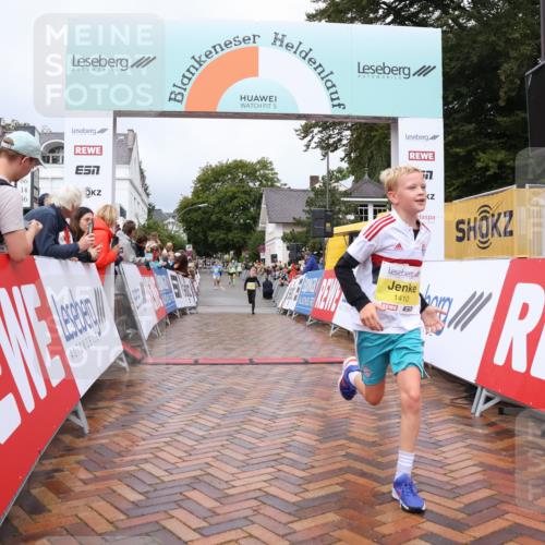 30.08.2026 - Blankeneser Heldenlauf Lena Gebhardt http://msf.ph/oto/10019984 30.08.2026 09:42:27 Ziel 1010, 1410, 1418, 1752 meine-sportfotos.de