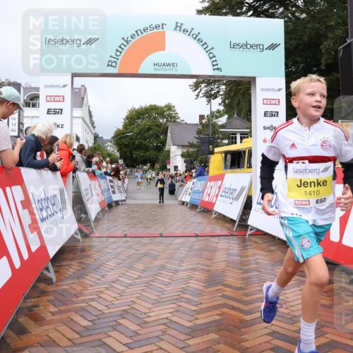 30.08.2026 - Blankeneser Heldenlauf Lena Gebhardt http://msf.ph/oto/10019987 30.08.2026 09:42:27 Ziel 1010, 1410, 1418, 1752 meine-sportfotos.de