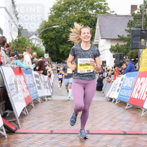 30.08.2026 - Blankeneser Heldenlauf Lena Gebhardt http://msf.ph/oto/10020052 30.08.2026 09:42:47 Ziel 1219, 1255, 1631, 1632 meine-sportfotos.de